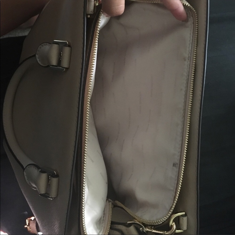Michael Kors Oyster Savannah